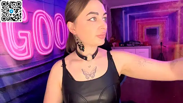 Snapshot of Vellora_ chatting on May 21, 2026, 5:43 pm Vellora online show from May 21, 2026, 5:43 pm