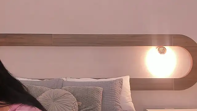 Snapshot of Violeta_sum chatting on June 22, 2026, 12:13 pm Violeta sum online show from June 22, 2026, 12:13 pm