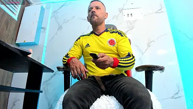 Snapshot of HardenedDad chatting on March 4, 2026, 7:32 pm HardenedDad online show from March 4, 2026, 7:32 pm