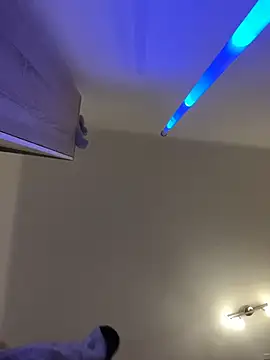 Mia-Tamara online show from February 4, 2026, 7:42 pm