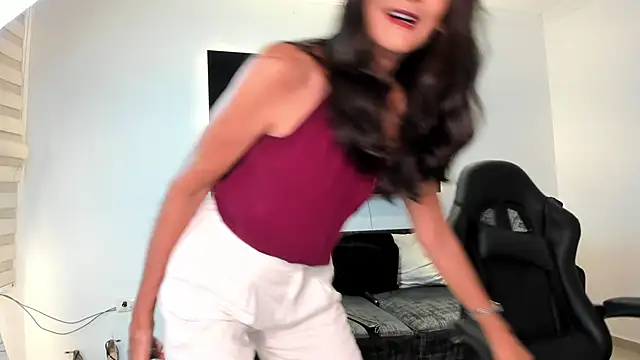 Snapshot of Emma_Mendozaa chatting on June 20, 2026, 11:37 am Emma Mendozaa online show from June 20, 2026, 11:37 am