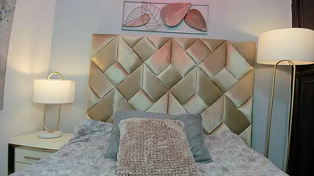 Thalya Adams online show from March 10, 2026, 11:47 am