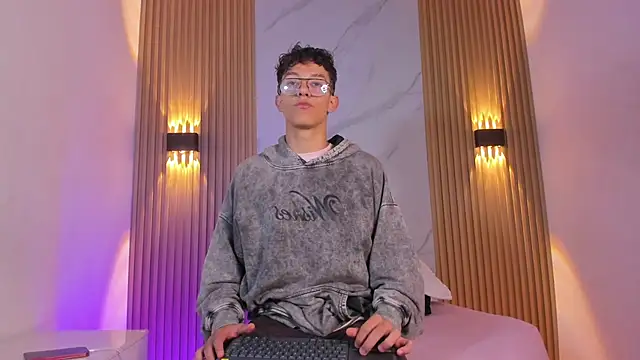 Christopher Hunter online show from March 28, 2026, 4:02 am