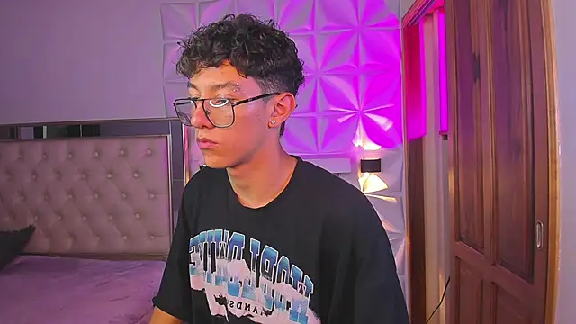 Christopher Hunter online show from March 21, 2026, 4:03 am