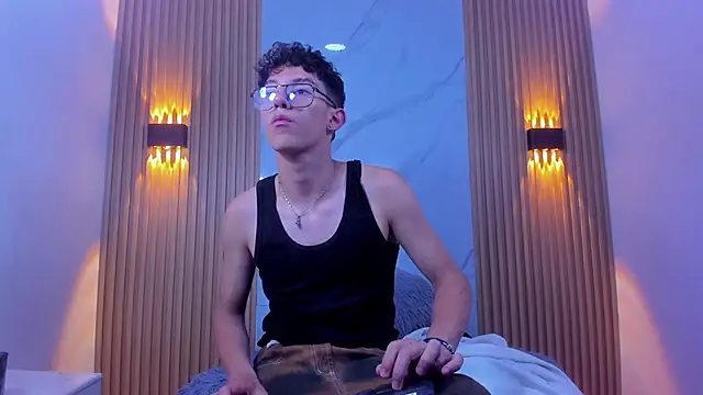 Christopher Hunter online show from March 13, 2026, 9:42 pm