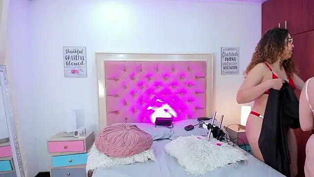 Snapshot of AmbarClarck chatting on March 15, 2026, 12:01 pm AmbarClarck online show from March 15, 2026, 12:01 pm