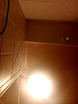 Snapshot of lej73 chatting on March 4, 2026, 8:16 pm lej73 online show from March 4, 2026, 8:16 pm