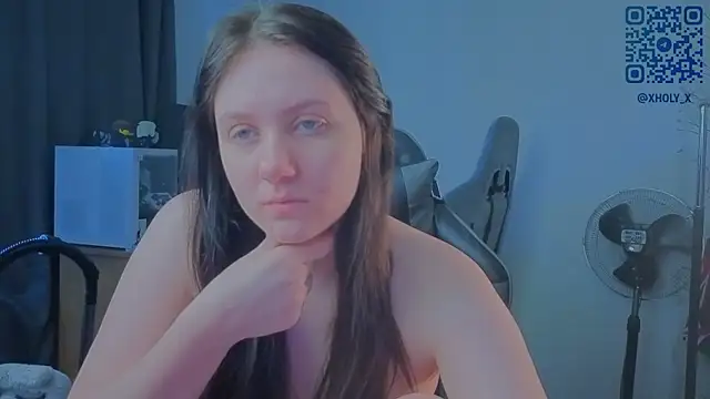 Snapshot of Holy_Kveta chatting on July 2, 2026, 2:23 am Holy Kveta online show from July 2, 2026, 2:23 am