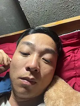 huyenbaby11 online show from February 2, 2026, 2:32 am