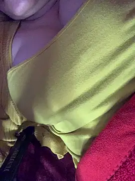 Snapshot of Star-sweet01 chatting on March 10, 2026, 3:43 am Star-sweet01 online show from March 10, 2026, 3:43 am