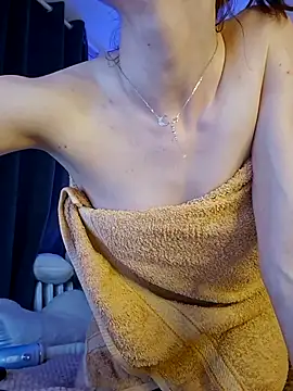 Snapshot of -BabyBella- chatting on April 15, 2026, 7:58 pm -BabyBella- online show from April 15, 2026, 7:58 pm