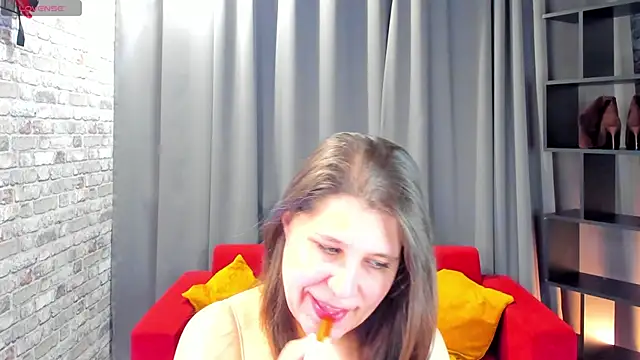 Snapshot of helenahoff chatting on April 9, 2026, 4:03 am helenahoff online show from April 9, 2026, 4:03 am