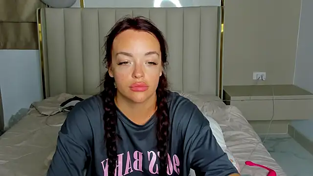 Snapshot of stellaa_quenn chatting on June 10, 2026, 12:39 pm stellaa quenn online show from June 10, 2026, 12:39 pm