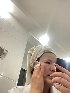 Youyou 12 online show from February 8, 2026, 8:12 am