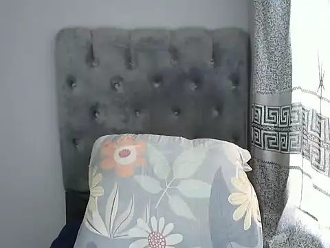 cherrygirlxx online show from February 2, 2026, 8:46 am