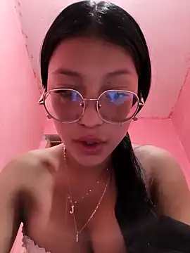 velvet macaw online show from February 25, 2026, 12:33 am