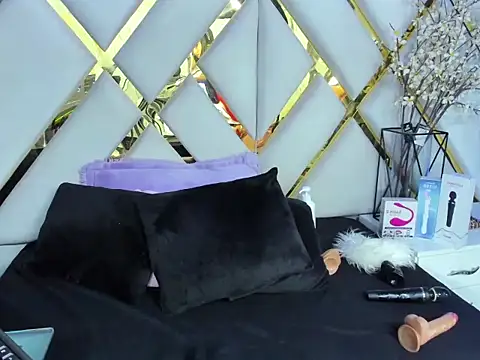 Snapshot of CristalAnal_ chatting on April 12, 2026, 4:27 am CristalAnal online show from April 12, 2026, 4:27 am