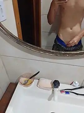 Snapshot of ONixCris chatting on March 7, 2026, 6:20 am ONixCris online show from March 7, 2026, 6:20 am