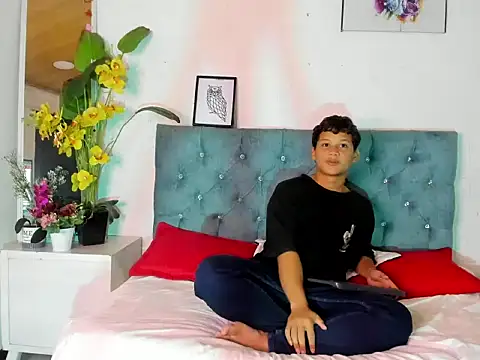 Snapshot of AlexDuMontt chatting on February 2, 2026, 7:46 pm AlexDuMontt online show from February 2, 2026, 7:46 pm