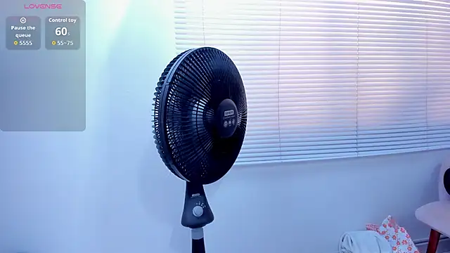 Charlothe 01 online show from February 9, 2026, 9:02 pm