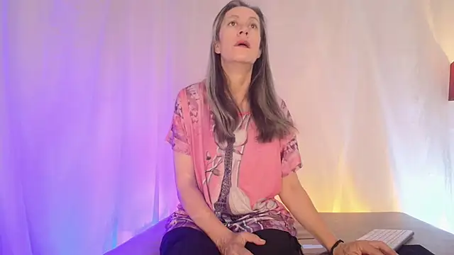 laurasofia45 online show from July 1, 2026, 10:59 am