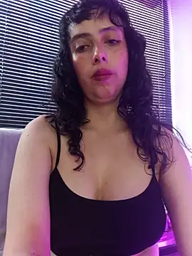 Snapshot of Eva_Err chatting on April 1, 2026, 10:18 pm Eva Err online show from April 1, 2026, 10:18 pm