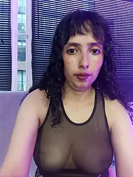 Snapshot of Eva_Err chatting on April 13, 2026, 10:36 pm Eva Err online show from April 13, 2026, 10:36 pm