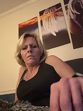 Snapshot of FireAfterDark chatting on March 6, 2026, 7:03 am FireAfterDark online show from March 6, 2026, 7:03 am