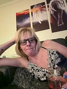 Snapshot of FireAfterDark chatting on February 22, 2026, 7:11 am FireAfterDark online show from February 22, 2026, 7:11 am