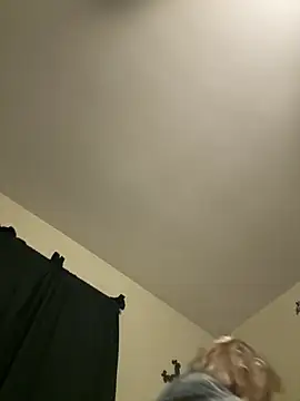 Snapshot of FireAfterDark chatting on March 5, 2026, 1:24 am FireAfterDark online show from March 5, 2026, 1:24 am