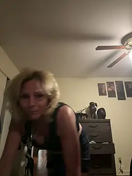 Snapshot of FireAfterDark chatting on March 25, 2026, 1:06 am FireAfterDark online show from March 25, 2026, 1:06 am