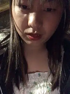 honeyyy110 online show from February 8, 2026, 2:37 pm