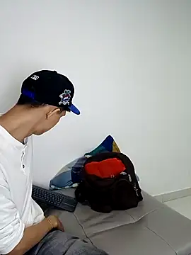 Jeunes Grossieres online show from February 5, 2026, 2:51 am