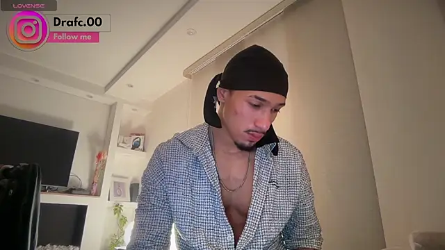 Snapshot of rafael_stone11 chatting on July 13, 2026, 5:51 am rafael stone11 online show from July 13, 2026, 5:51 am