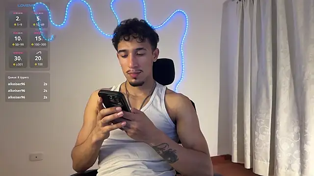 rafael stone11 online show from February 3, 2026, 2:10 am