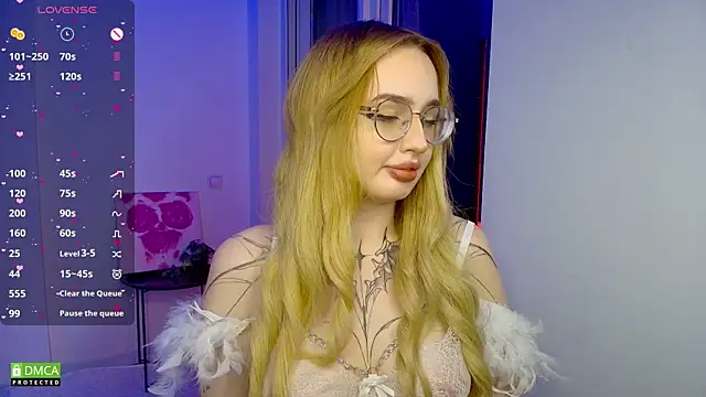 AdeLuna online show from May 3, 2026, 9:07 pm