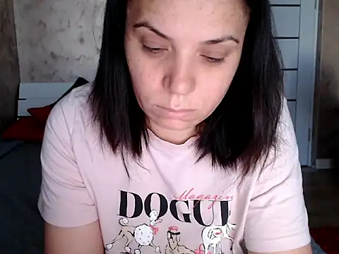 LorraGrey online show from May 2, 2026, 4:07 am