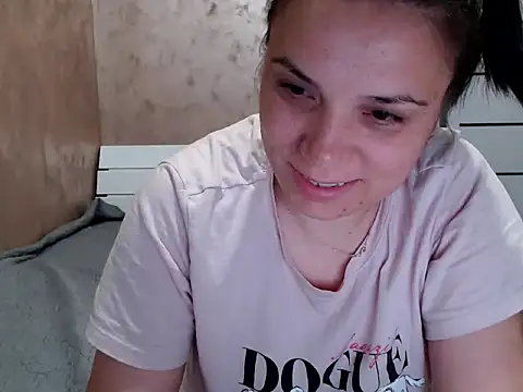 LorraGrey online show from May 3, 2026, 8:01 pm