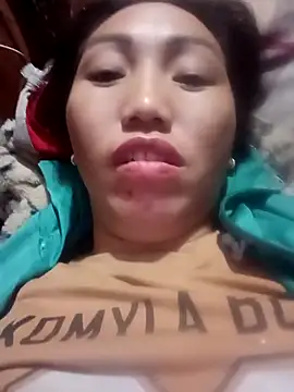 hot-luna- online show from February 13, 2026, 12:27 pm