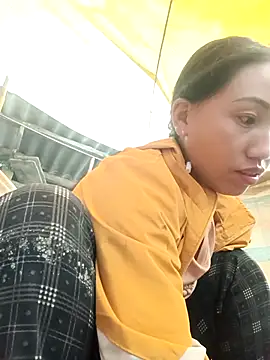 hot-luna- online show from March 17, 2026, 12:57 am