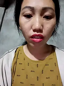 hot-luna- online show from February 19, 2026, 11:45 pm