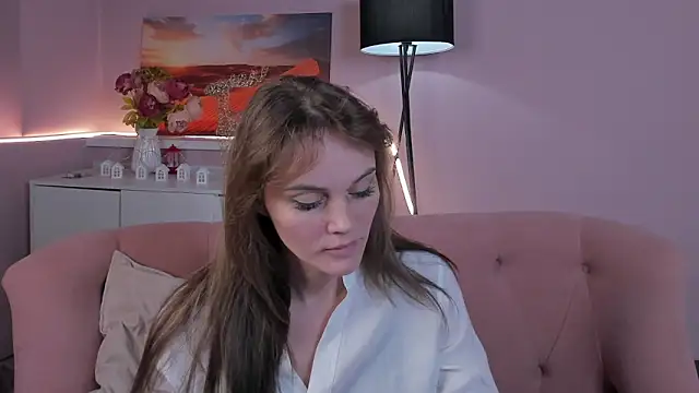 agatha roose online show from February 16, 2026, 3:27 am