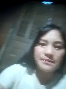 Snapshot of Momo-biki chatting on May 10, 2026, 10:33 pm Momo-biki online show from May 10, 2026, 10:33 pm