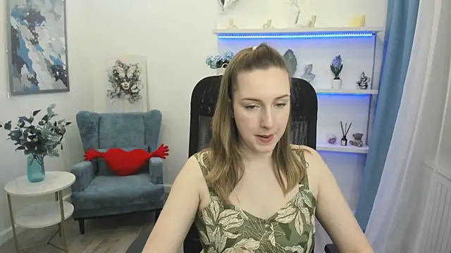 CaseyTerini online show from May 4, 2026, 3:43 am
