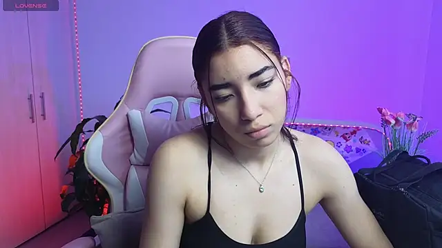 Sofiagomez777 online show from March 13, 2026, 12:32 pm