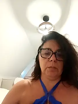 pulpeuse64 online show from May 6, 2026, 6:23 pm