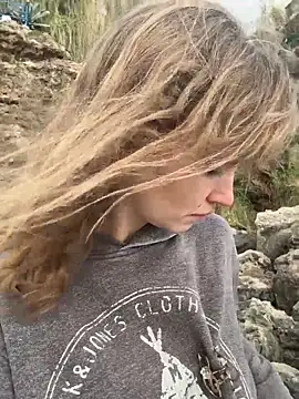 Snapshot of Crystal_Kris chatting on March 19, 2026, 1:55 pm Crystal Kris online show from March 19, 2026, 1:55 pm