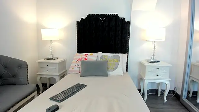 camilaa toro online show from February 4, 2026, 2:34 pm