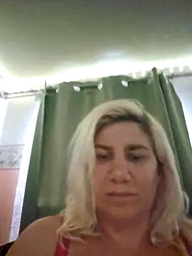 Snapshot of Icequeen1981 chatting on March 13, 2026, 6:13 pm Icequeen1981 online show from March 13, 2026, 6:13 pm