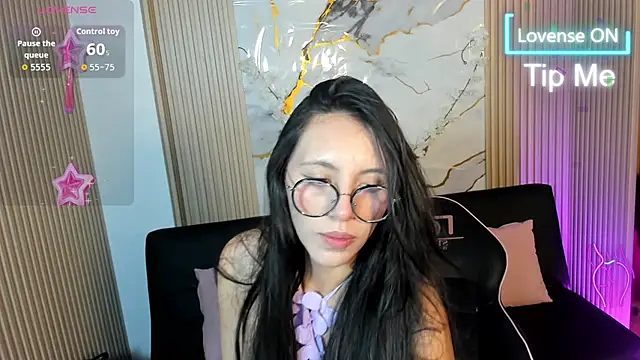 Snapshot of Athenaa_tay chatting on May 8, 2026, 3:32 am Athenaa tay online show from May 8, 2026, 3:32 am